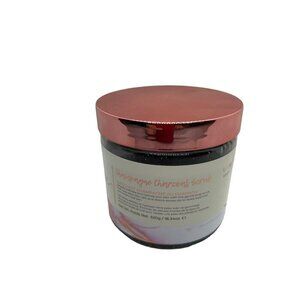 Manna Kadar Champagne Charocoal Scrub 18.34 oz